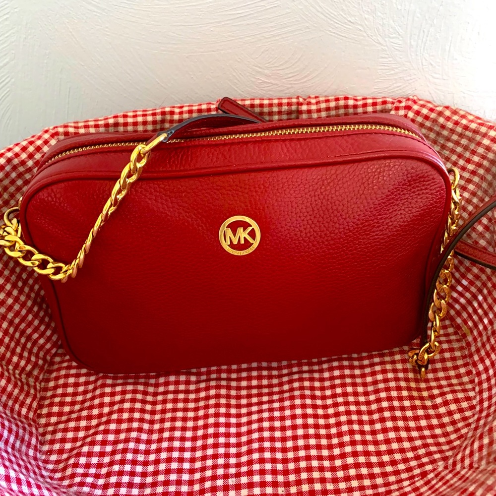 Michael Kors- Fulton Cherry Crossbody